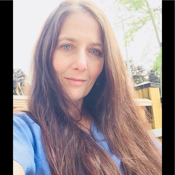 Meet your Posher, Michelle - Picture 2 of 2